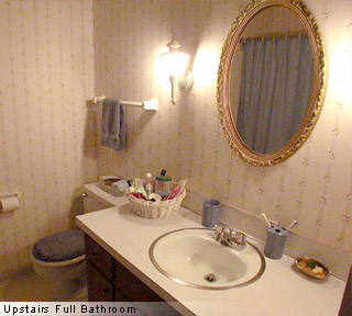 Upstairs full bathroom of apartments for lease, rent in Columbus, Ohio